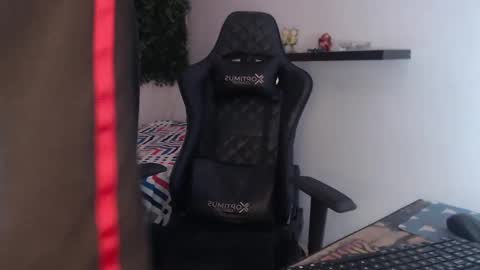 andy_dan1 online show from 12/03/24, 09:56