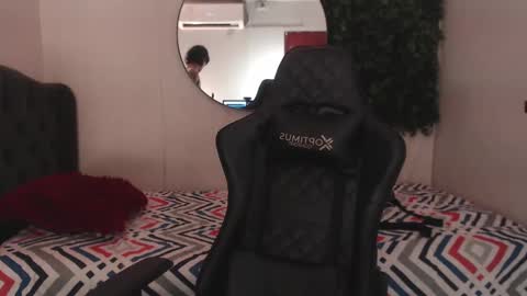 andy_dan1 online show from 12/04/24, 12:14