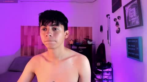 andy_guez_11 online show from 12/04/24, 01:20