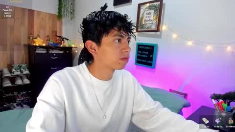 andy_guez_11 online show from 01/14/25, 09:56