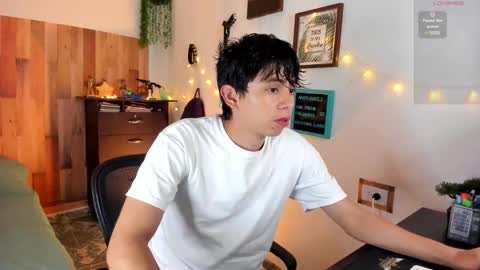 andy_guez_11 online show from 01/18/25, 10:06