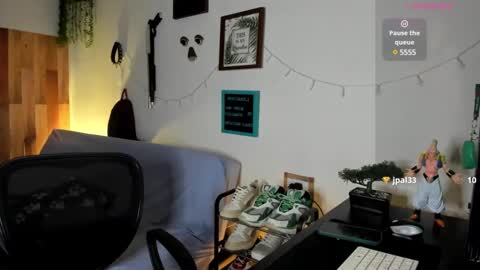 andy_guez_11 online show from 02/05/25, 02:26