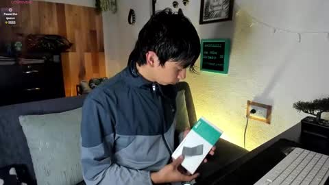 andy_guez_11 online show from 02/09/25, 10:31