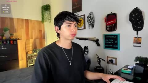 andy_guez_11 online show from 03/06/25, 12:41