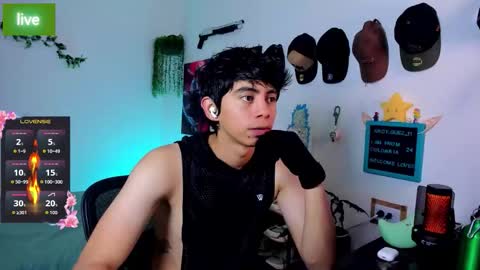 andy_guez_11 online show from 09/21/25, 10:06