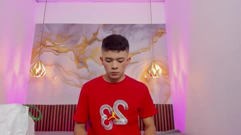 Snapshot of andyfame11 chatting on 09/21/25, 02:13 andyfame11 online show from 09/21/25, 02:13