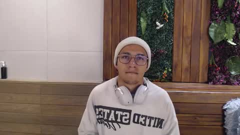 Snapshot of andyjoy_ chatting on 11/06/25, 11:33 Andy Joy online show from 11/06/25, 11:33