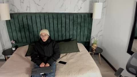 Snapshot of andyjoy_ chatting on 11/11/25, 11:10 Andy Joy online show from 11/11/25, 11:10