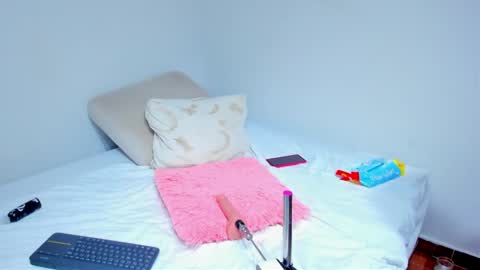 Snapshot of angel_0802 chatting on 01/16/25, 12:12 ANGELA online show from 01/16/25, 12:12