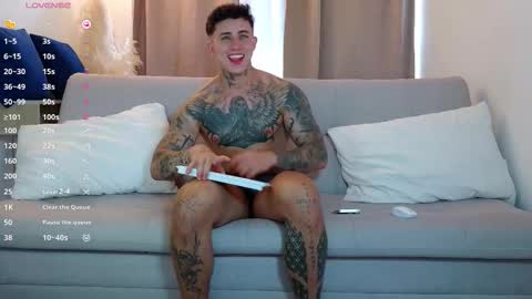 angel_boy01 online show from 11/19/25, 07:36