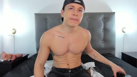 Snapshot of angel_cuervo chatting on 12/11/24, 12:34 Angel Cuervo online show from 12/11/24, 12:34