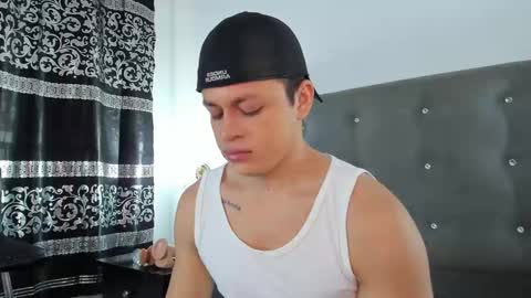 Snapshot of angel_cuervo chatting on 12/14/24, 12:33 Angel Cuervo online show from 12/14/24, 12:33