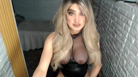 Snapshot of angel_cumming chatting on 09/14/25, 08:35 angels street online show from 09/14/25, 08:35