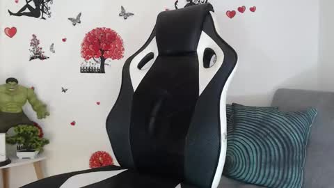 Snapshot of angel_curl chatting on 09/11/25, 05:24 Angel Curl online show from 09/11/25, 05:24