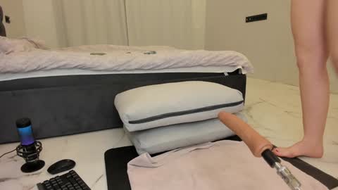 Snapshot of angel_face_devil_mind chatting on 01/22/25, 03:29 Viktoria online show from 01/22/25, 03:29