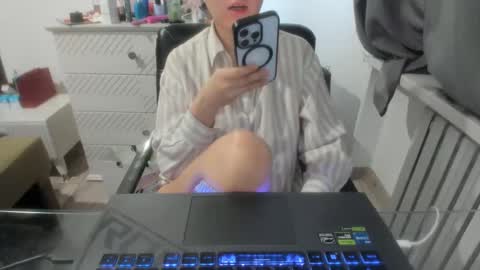 Snapshot of angel_lee__ chatting on 02/12/25, 06:29 angel_lee__ online show from 02/12/25, 06:29