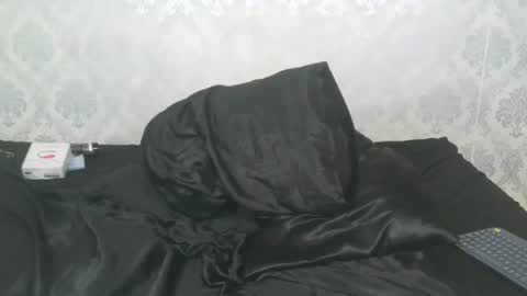 Angel Lein online show from 10/10/25, 07:02