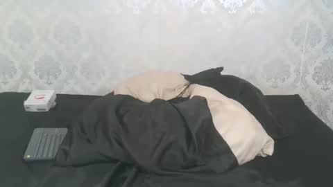 Angel Lein online show from 10/15/25, 06:41