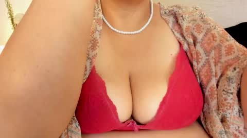 angel_velvet_ online show from 10/14/25, 02:18