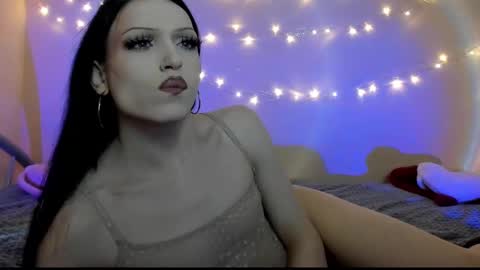 Snapshot of angel_wavee chatting on 12/20/24, 02:49 Angel Love online show from 12/20/24, 02:49