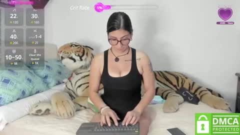 Snapshot of angela_blu chatting on 01/20/25, 03:50 Angela online show from 01/20/25, 03:50