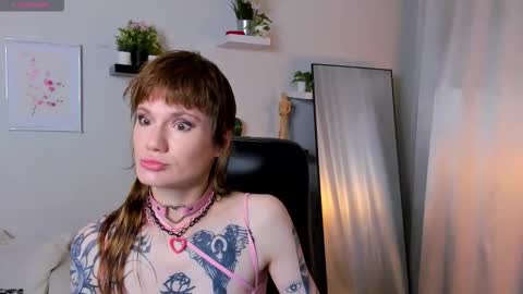 Snapshot of angela_fog chatting on 09/14/25, 08:52 angela_fog online show from 09/14/25, 08:52