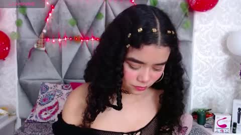 Snapshot of angela_lovee1 chatting on 01/03/25, 12:52 Angela online show from 01/03/25, 12:52