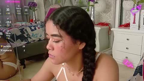 Snapshot of angela_lovee1 chatting on 02/11/25, 04:13 Angela online show from 02/11/25, 04:13