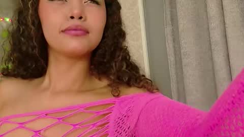 Snapshot of angela_lovee1 chatting on 09/15/25, 12:27 Angela online show from 09/15/25, 12:27