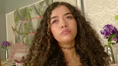 Snapshot of angela_lovee1 chatting on 09/16/25, 12:28 Angela online show from 09/16/25, 12:28