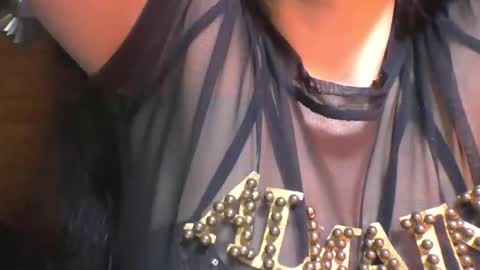 Snapshot of angela_mis chatting on 10/27/25, 05:39 Angela online show from 10/27/25, 05:39