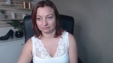 Angela online show from 10/06/25, 05:27