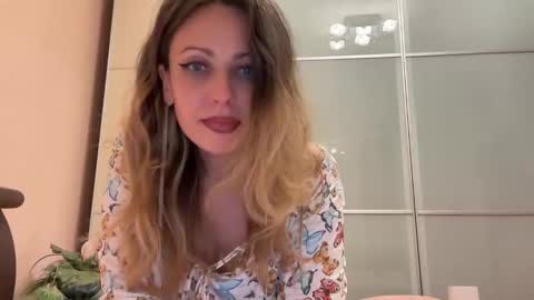 AngelAlexiss online show from 09/21/25, 05:03