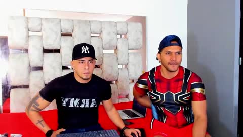 Snapshot of angelandchris chatting on 09/11/25, 12:27 Angel And Cris online show from 09/11/25, 12:27