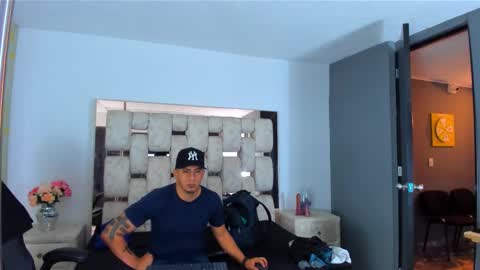 Snapshot of angelandchris chatting on 09/18/25, 12:07 Angel And Cris online show from 09/18/25, 12:07