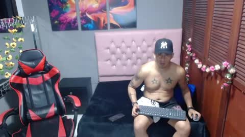 Snapshot of angelandchris chatting on 09/20/25, 12:39 Angel And Cris online show from 09/20/25, 12:39