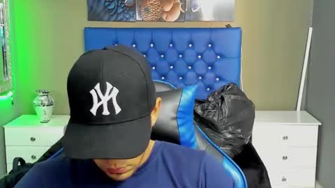 Snapshot of angelandchris chatting on 09/24/25, 11:57 Angel And Cris online show from 09/24/25, 11:57