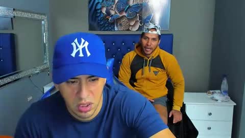 Snapshot of angelandchris chatting on 10/16/25, 12:39 Angel And Cris online show from 10/16/25, 12:39
