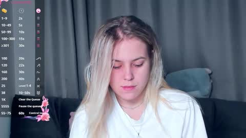 Darsi Anty online show from 11/21/25, 01:10