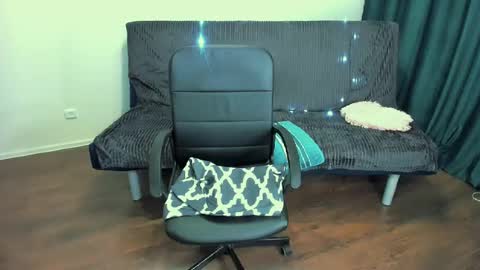 glow online show from 02/09/25, 08:13