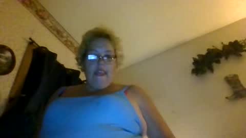 Snapshot of angelbug8820 chatting on 11/07/25, 11:10 Angelbu online show from 11/07/25, 11:10