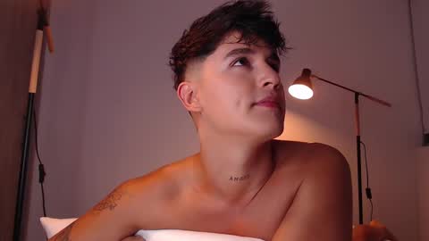 Angel online show from 03/03/25, 11:14