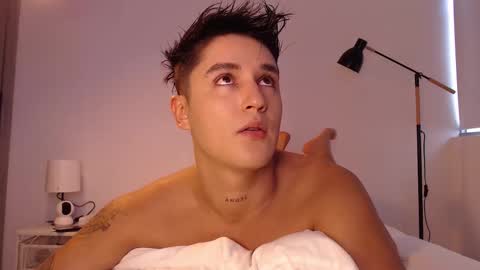 Angel online show from 10/16/25, 08:43