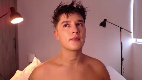 Angel online show from 10/26/25, 07:42