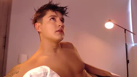 Angel online show from 11/22/25, 07:02