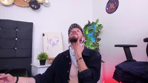 Snapshot of angeldamianart chatting on 11/11/25, 07:47 angeldamianart online show from 11/11/25, 07:47