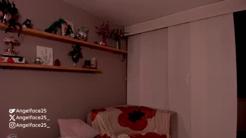 Snapshot of angelface25_ chatting on 03/02/25, 12:42 . online show from 03/02/25, 12:42