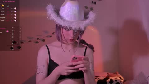 Angel Fiore online show from 10/27/25, 01:42