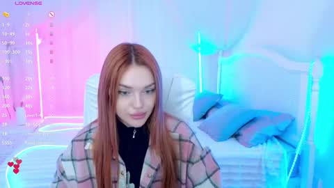 Snapshot of angeli_eyes chatting on 09/18/25, 08:38 Ksenia online show from 09/18/25, 08:38