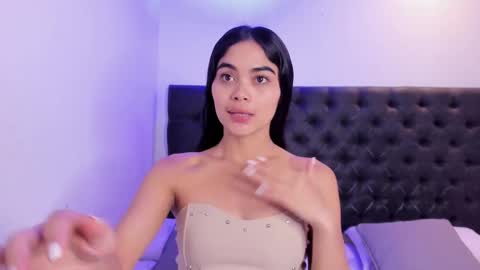 Snapshot of angeli_rivera chatting on 09/19/25, 11:00 Angeli online show from 09/19/25, 11:00